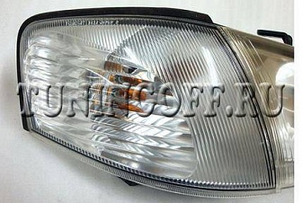 Габариты (белые) NISSAN WINGROAD Y11 (01-)