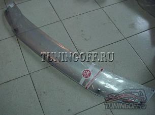 Дефлектор капота (шелкография серебро) NISSAN SERENA (05-)